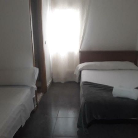 Mombuey 19 Bed & Breakfast Madrid Bagian luar foto