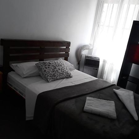 Mombuey 19 Bed & Breakfast Madrid Ruang foto